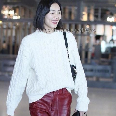 夏日穿搭主打松弛感，轻松打造时尚休闲风